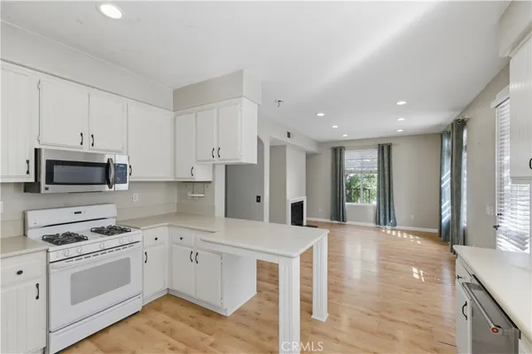 $799,999 | 23322 Montecito Place, Valencia, CA 91354