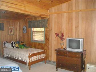 1928 Dunbar Road Pottstown, PA 19465 - Photo 11 of 12 Bedroom - Main