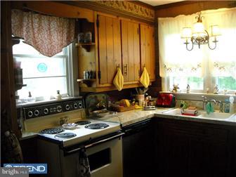 1928 Dunbar Road Pottstown, PA 19465 - Photo 7 of 12 Kitchen