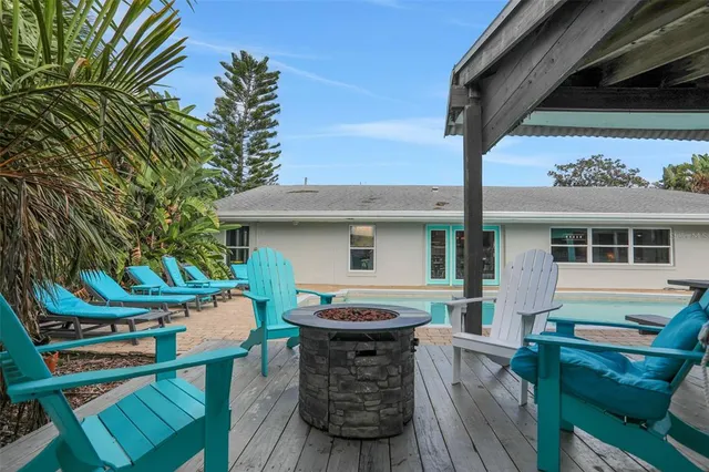 a black and white photo of a balcony