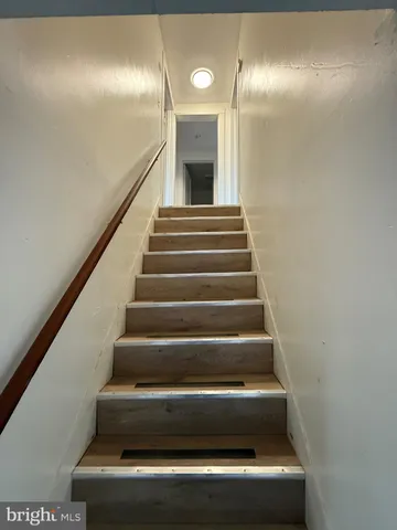 a bathroom with a tub