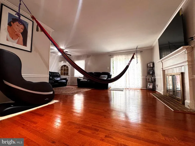 $489,900 | 11 Fenceline Drive, Gaithersburg, MD 20878