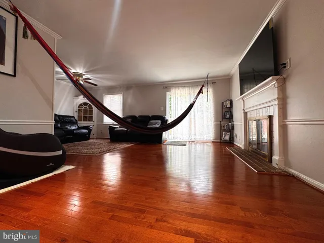 $489,900 | 11 Fenceline Drive, Gaithersburg, MD 20878