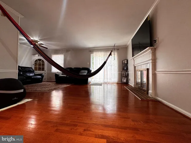 $489,900 | 11 Fenceline Drive, Gaithersburg, MD 20878