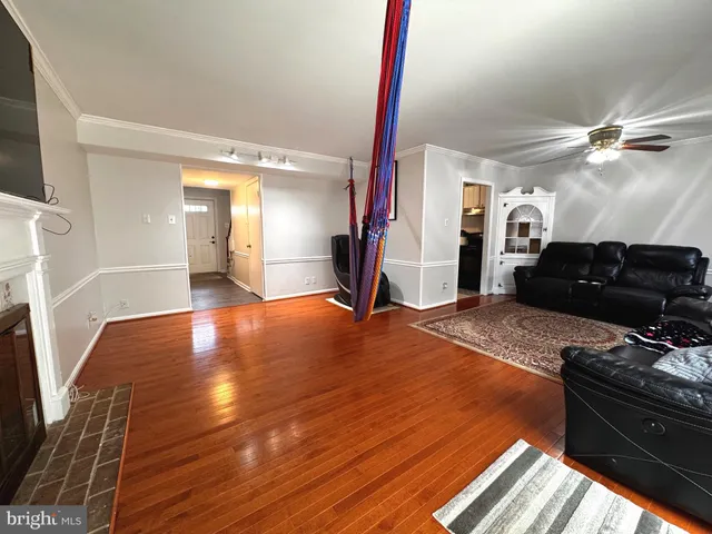 $489,900 | 11 Fenceline Drive, Gaithersburg, MD 20878