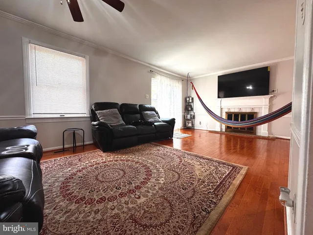 $489,900 | 11 Fenceline Drive, Gaithersburg, MD 20878