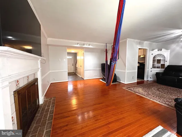 $489,900 | 11 Fenceline Drive, Gaithersburg, MD 20878