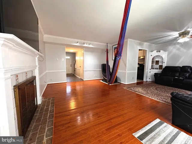 $489,900 | 11 Fenceline Drive, Gaithersburg, MD 20878