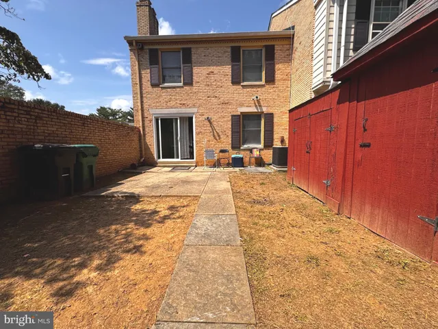 $489,900 | 11 Fenceline Drive, Gaithersburg, MD 20878