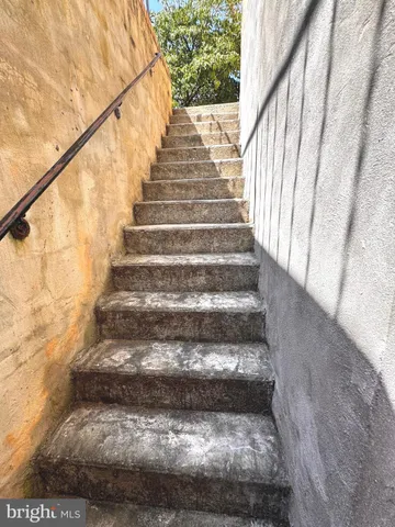 $489,900 | 11 Fenceline Drive, Gaithersburg, MD 20878