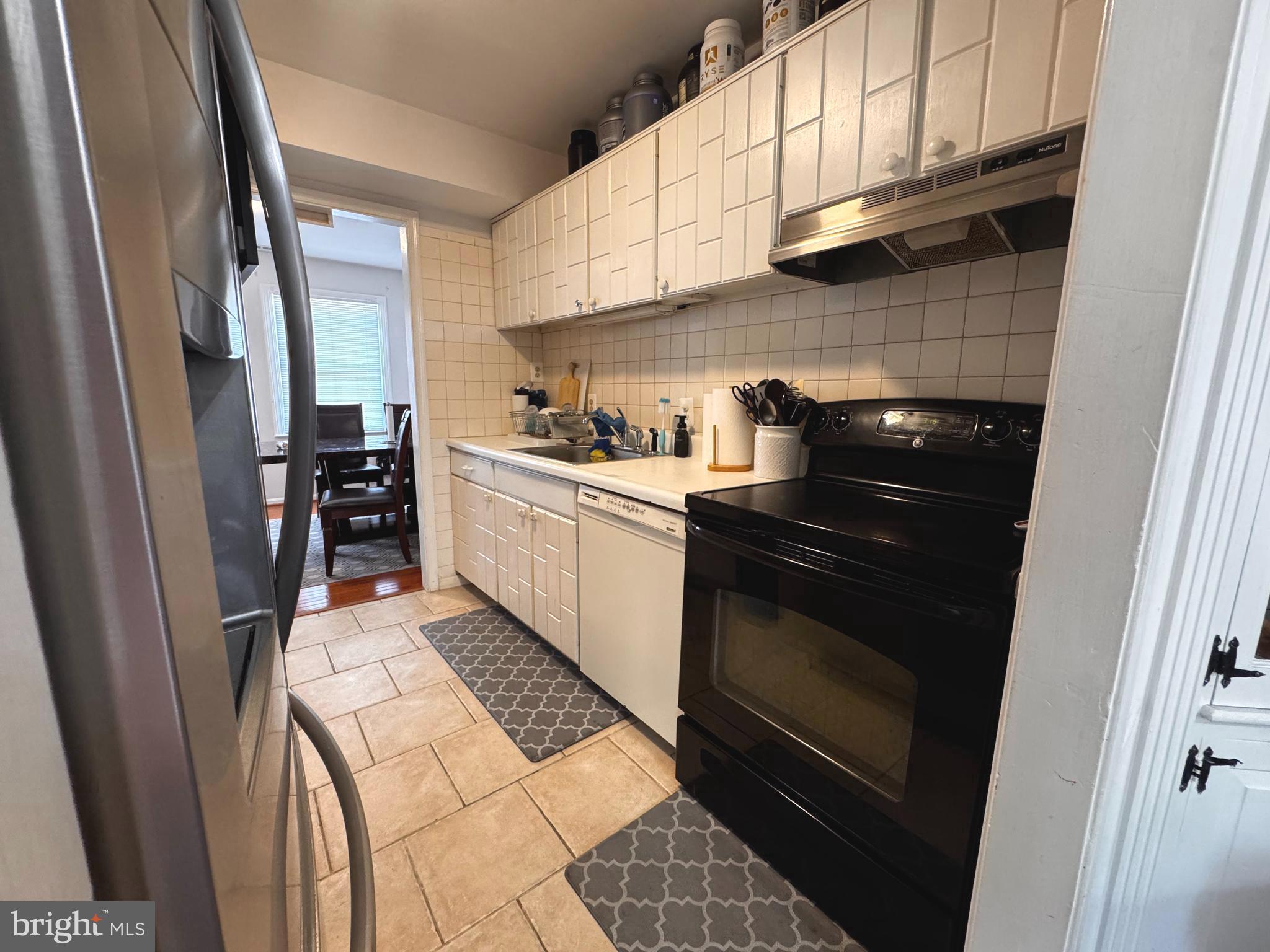 11 Fenceline Drive Gaithersburg, MD 20878 - Photo 4 of 40