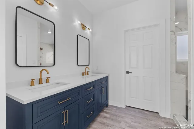 $2,400 | 106 Bank, Unit 201, San Antonio, TX 78204