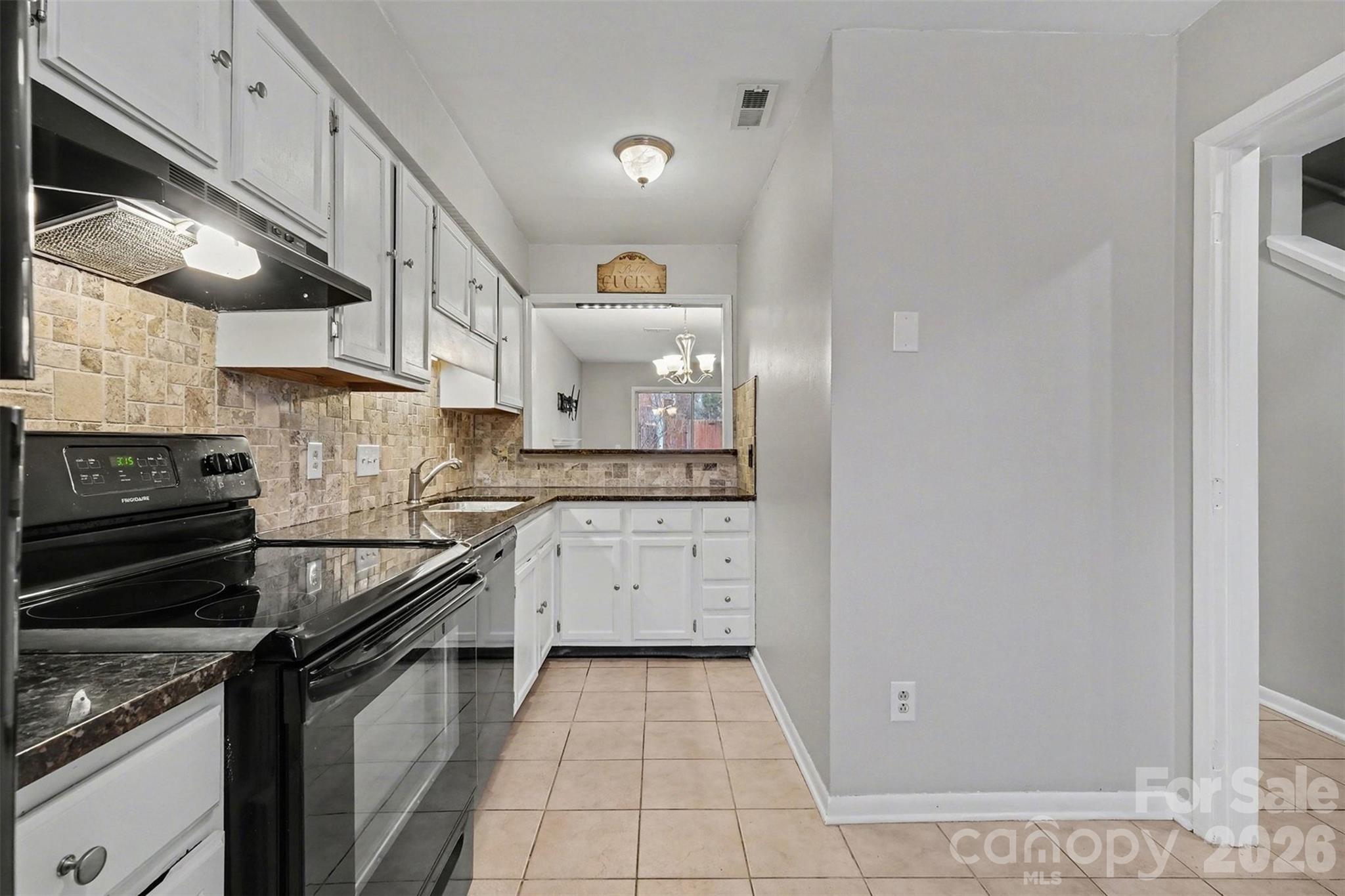 6042 Heath Valley Road Charlotte, NC 28210 - Photo 7 of 28