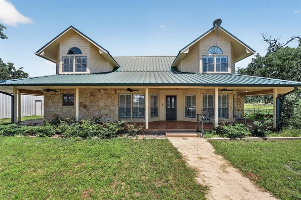$729,900 | 203 Oxbow Trail, Marble Falls, TX 78654
