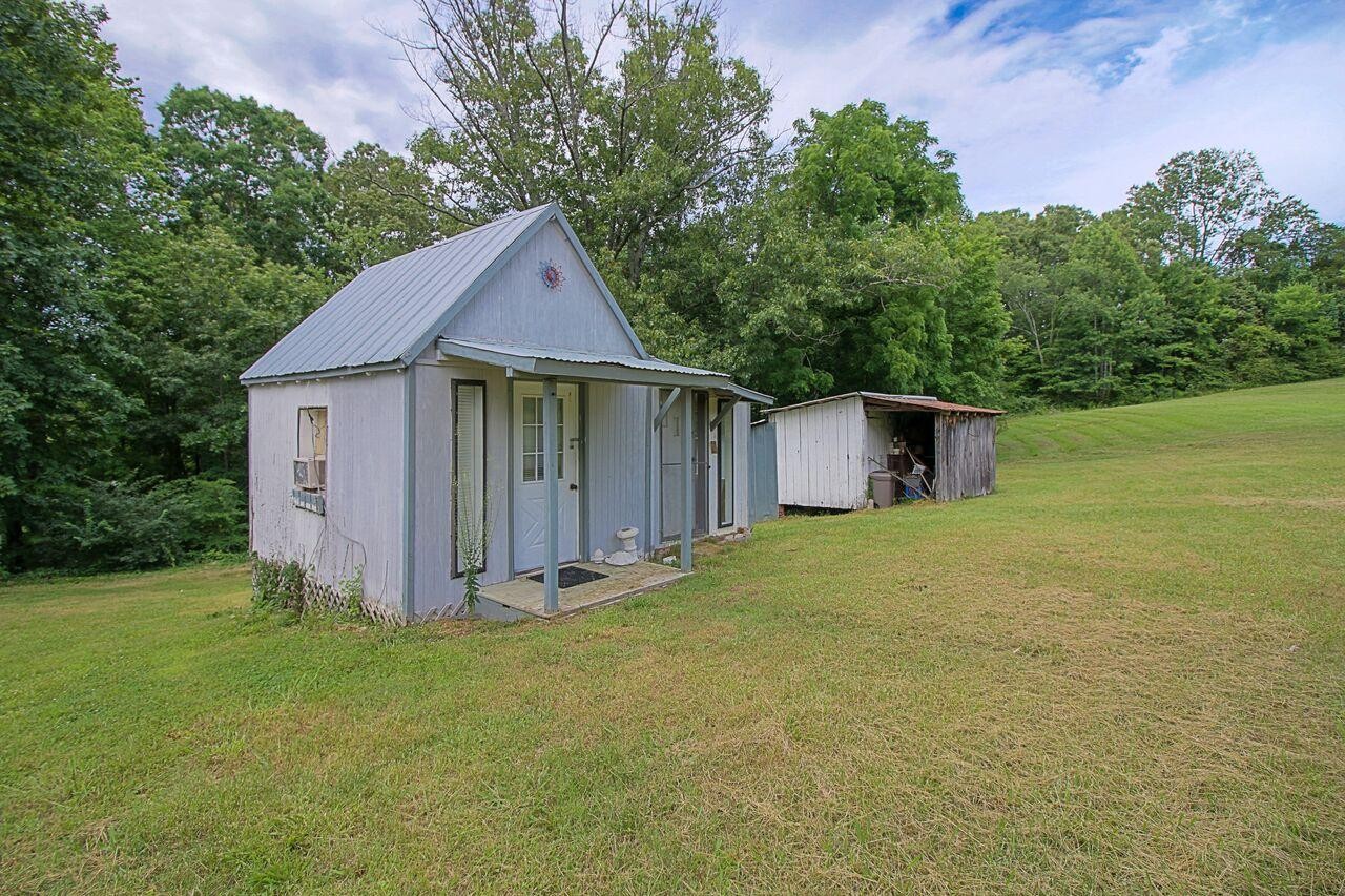 303 Cruze Road Powell, TN 37849 - Photo 4 of 37 Gallery Image 4