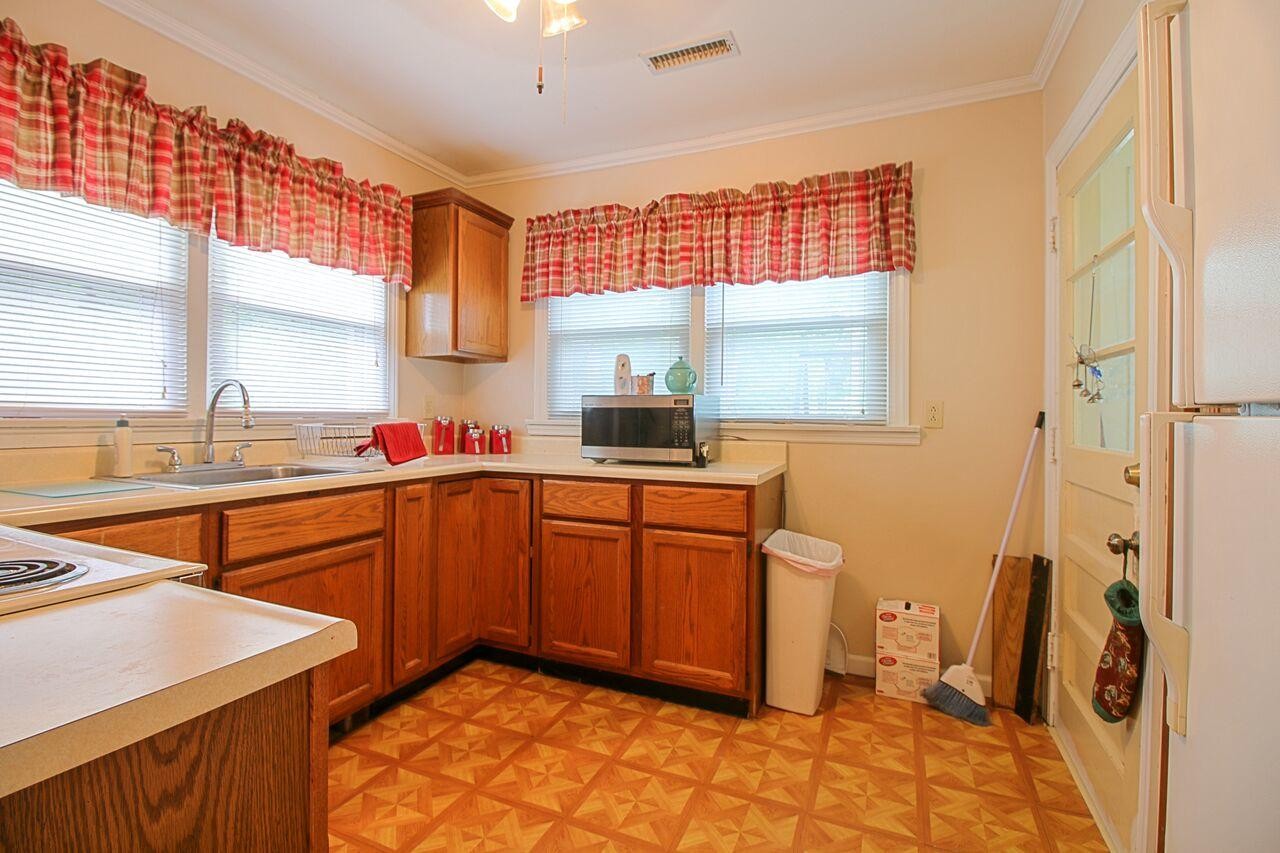 303 Cruze Road Powell, TN 37849 - Photo 6 of 37 Gallery Image 6