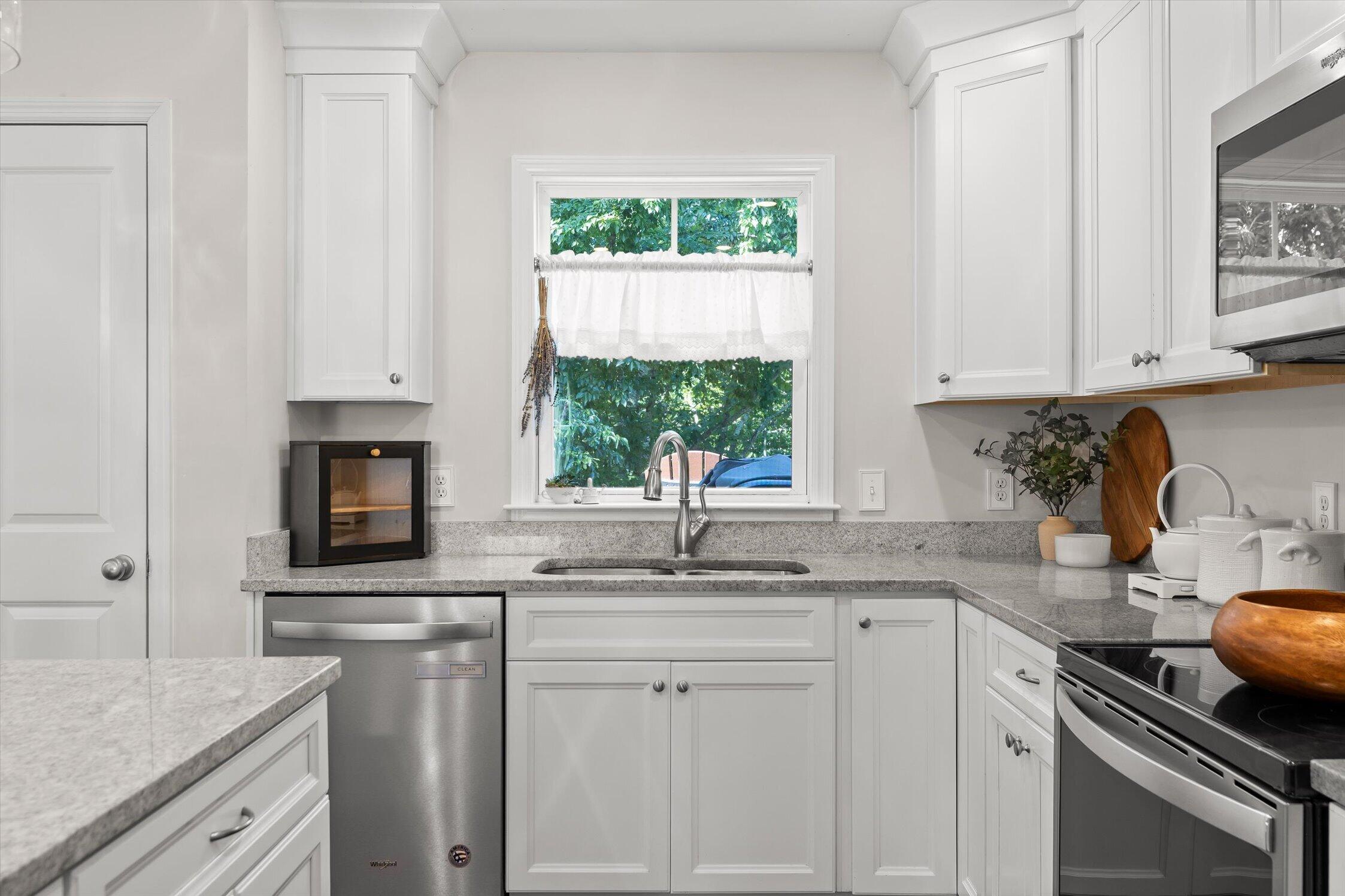 6362 Chandler Hill Road Ooltewah, TN 37363 - Photo 13 of 34 Kitchen