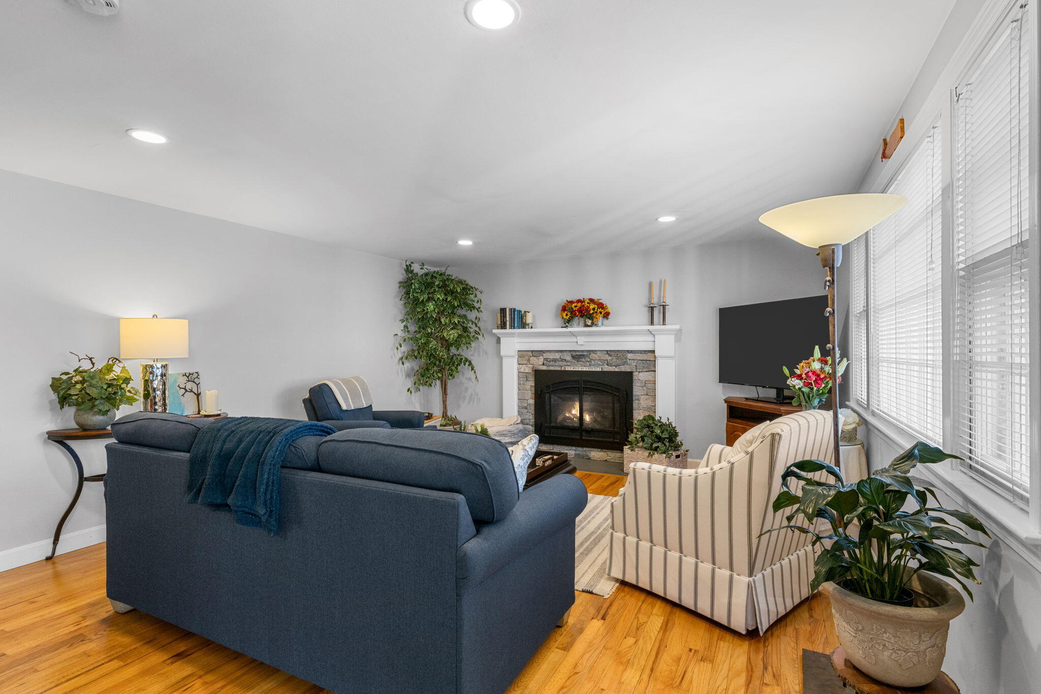 36 Grouse Lane Hyannis, MA 02601 - Photo 5 of 33 5-web-or-mls-36-grouse-ln