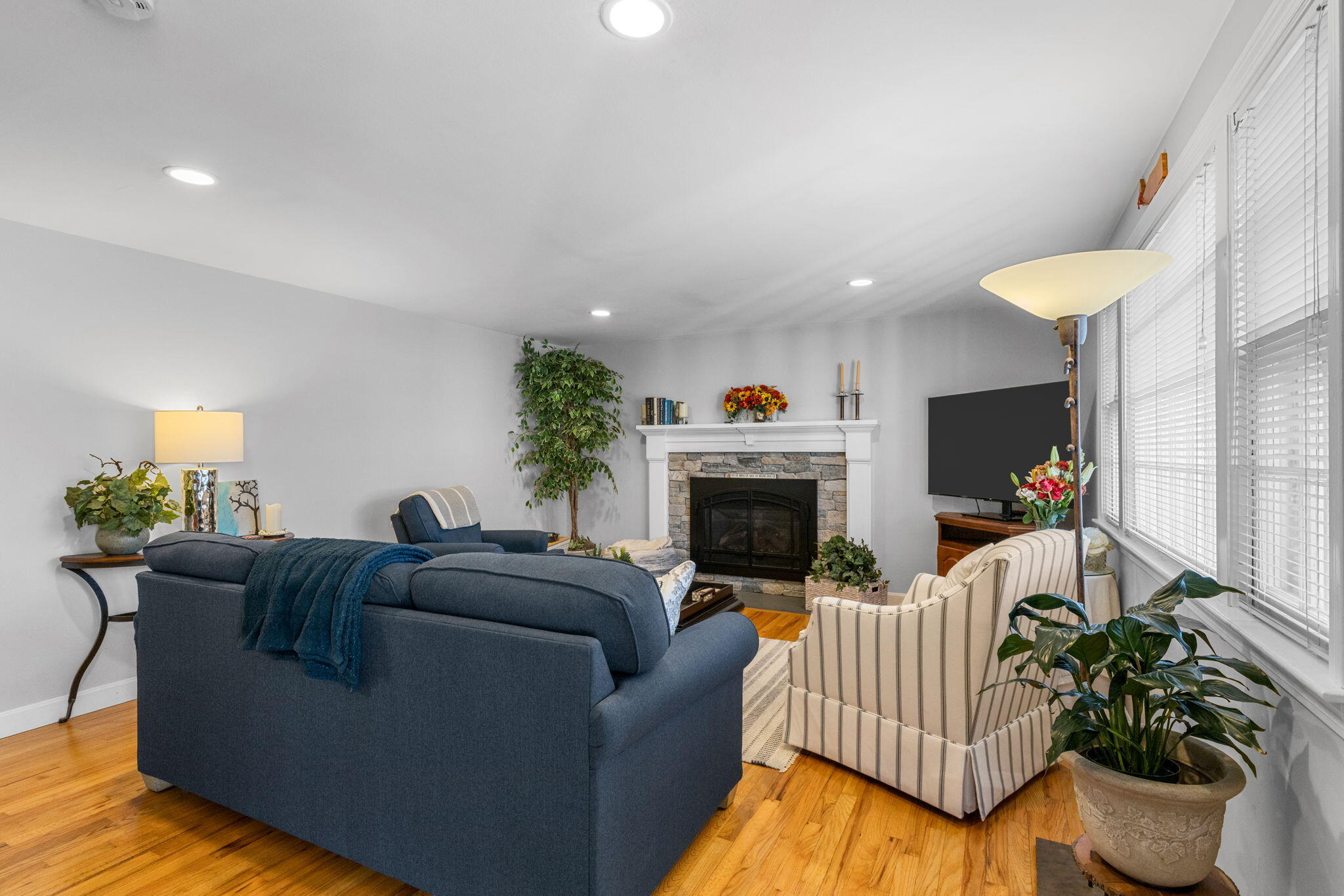 36 Grouse Lane Hyannis, MA 02601 - Photo 6 of 33 6-web-or-mls-36-grouse-ln