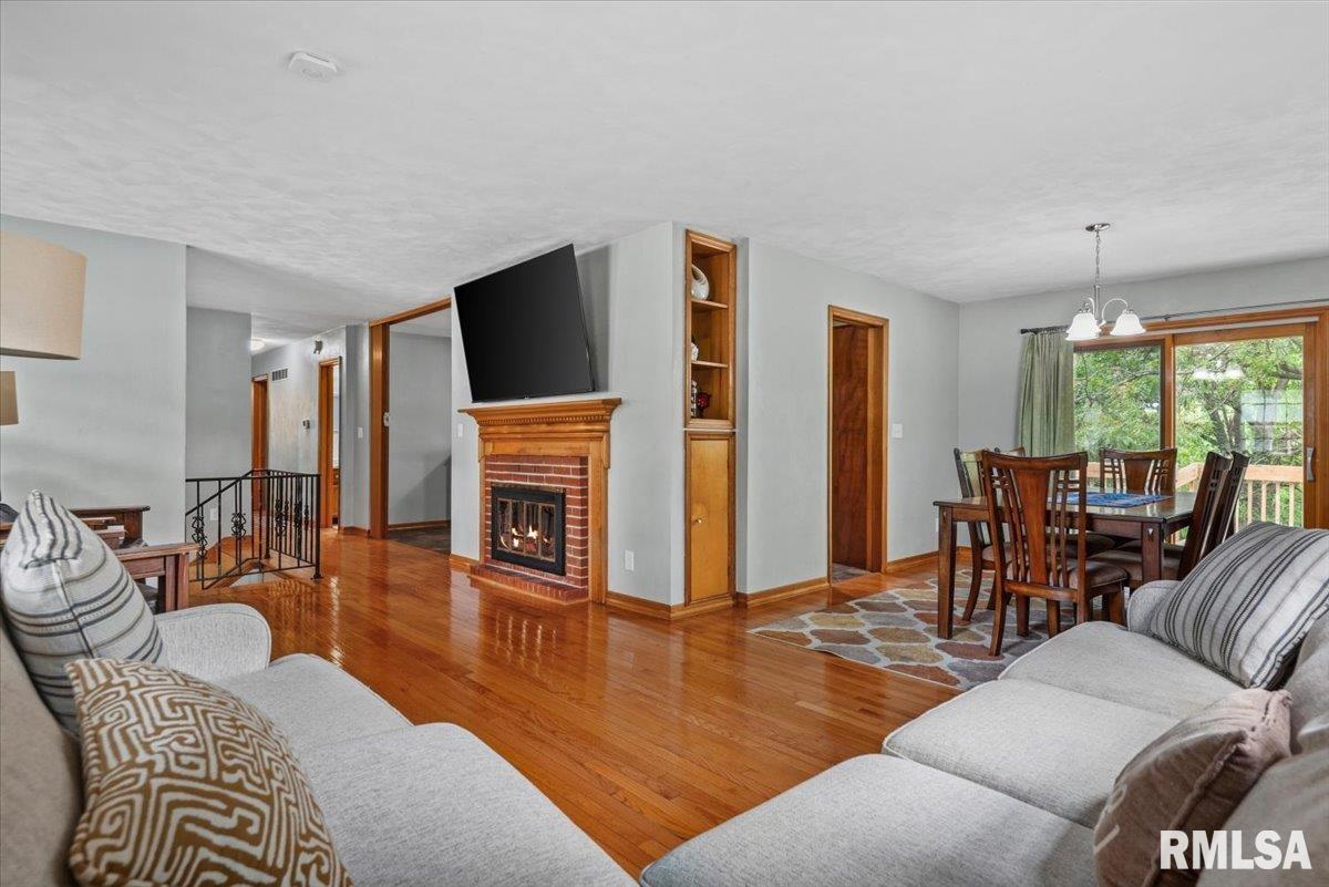 816 Independence Ridge Springfield, IL 62702 - Photo 9 of 45 Gallery Image 9