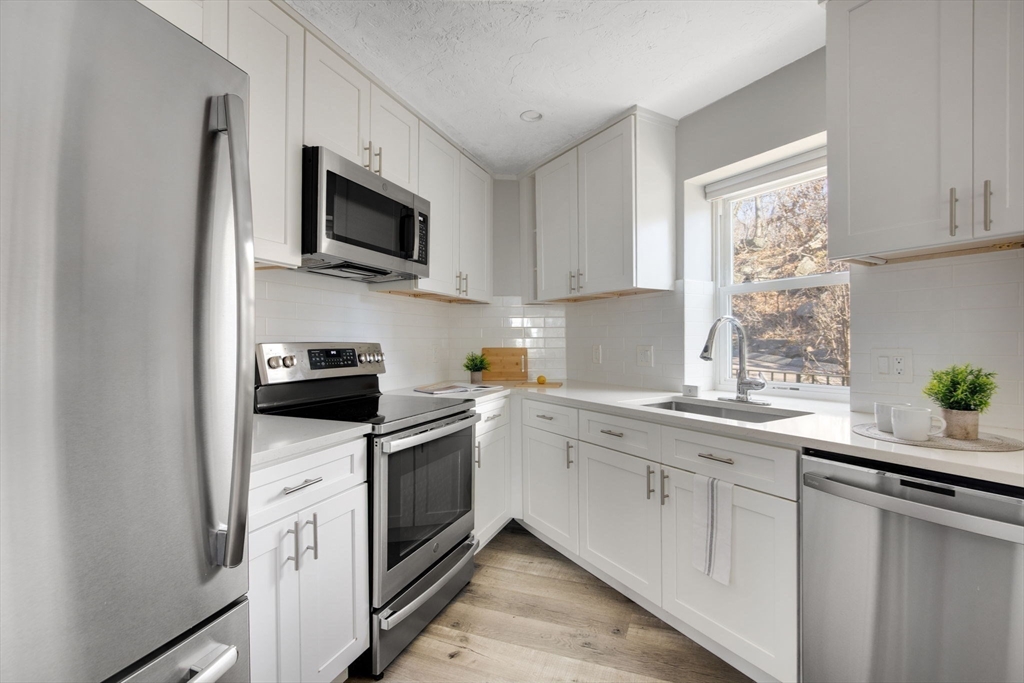 46 Tinson Road, Unit 9 Quincy, MA 02169 - Photo 8 of 21 Gallery Image 8