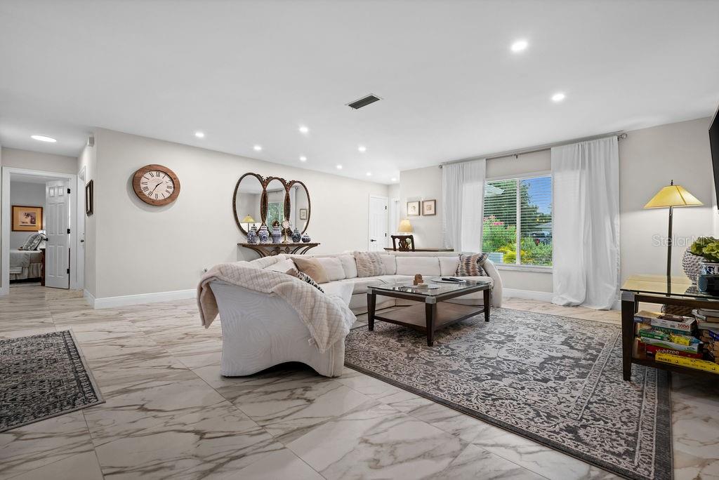 1024 Horizon Road Venice, FL 34293 - Photo 15 of 39
