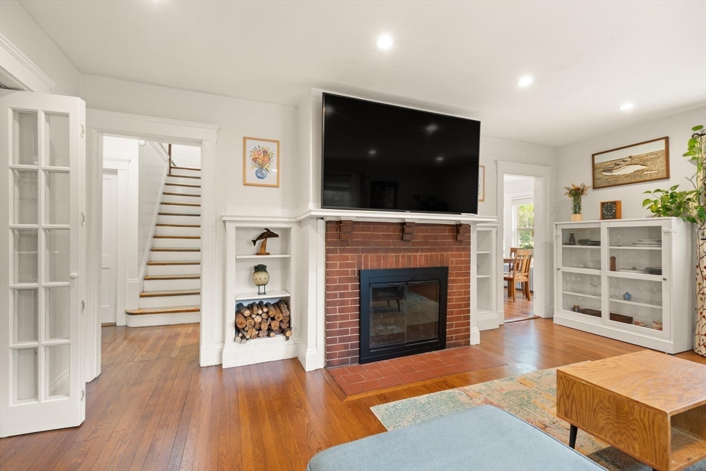 67 Washington Street Reading, MA 01867 - Photo 2 of 42 Gallery Image 2