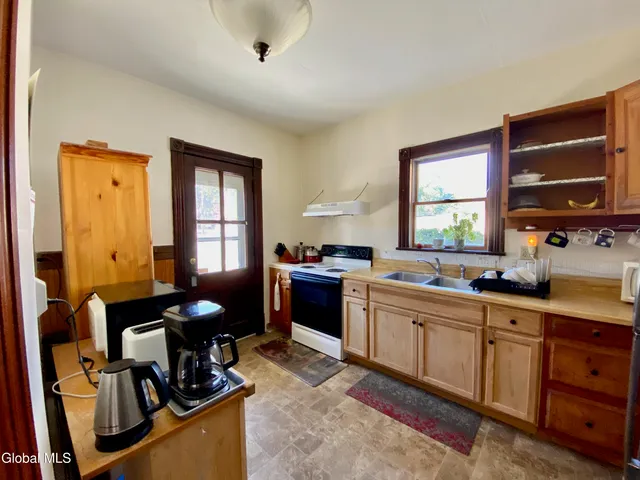 $439,000 | 40 Voorheesville Avenue, Voorheesville, NY 12186