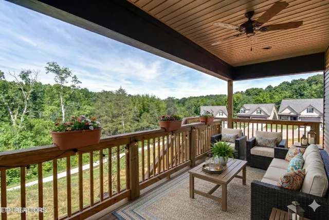 $569,900 | 3009 Sycamore Crk Lane, Knoxville, TN 37931