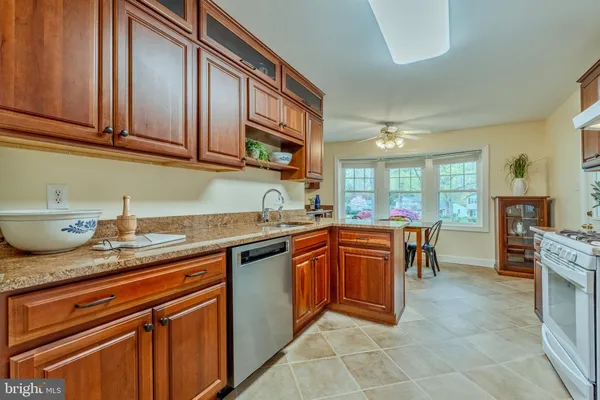 $998,000 | 8717 Higdon Drive, Vienna, VA 22182