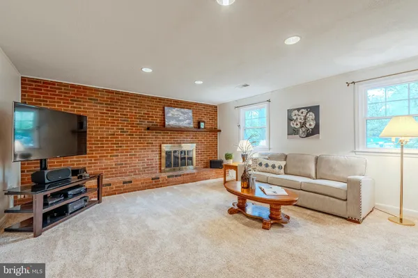 $998,000 | 8717 Higdon Drive, Vienna, VA 22182