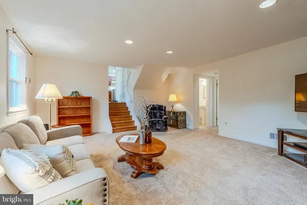 $998,000 | 8717 Higdon Drive, Vienna, VA 22182