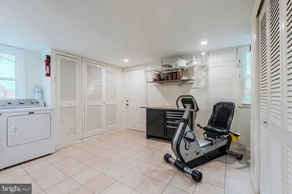 $998,000 | 8717 Higdon Drive, Vienna, VA 22182