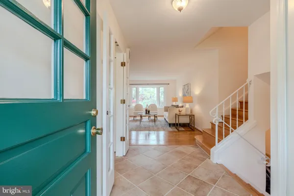 $998,000 | 8717 Higdon Drive, Vienna, VA 22182