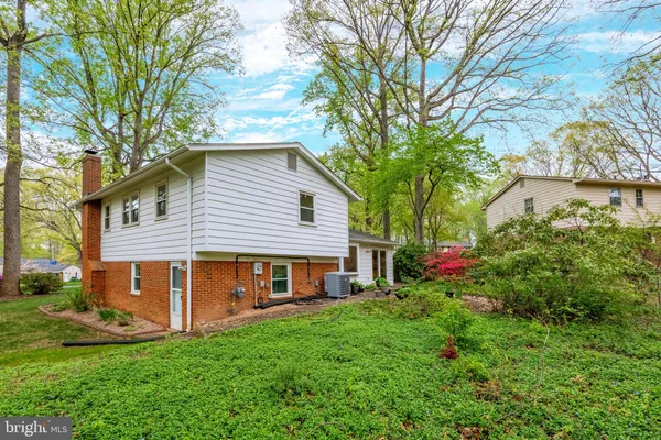 $998,000 | 8717 Higdon Drive, Vienna, VA 22182