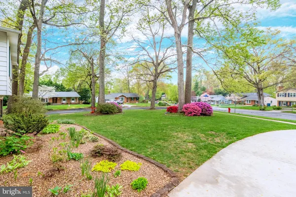 $998,000 | 8717 Higdon Drive, Vienna, VA 22182