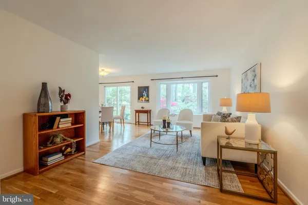 $998,000 | 8717 Higdon Drive, Vienna, VA 22182