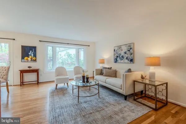 $998,000 | 8717 Higdon Drive, Vienna, VA 22182