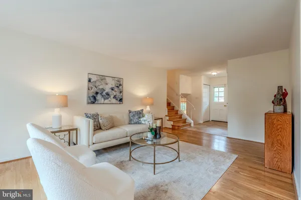 $998,000 | 8717 Higdon Drive, Vienna, VA 22182