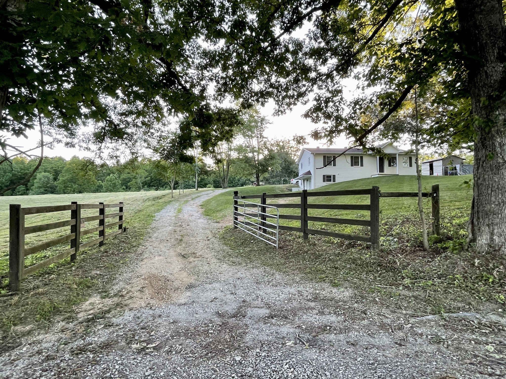 2585 Pow Road Baxter, TN 38544 - Photo 2 of 83