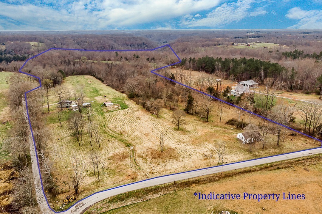 2585 Pow Road Baxter, TN 38544 - Photo 3 of 83 a view of a sky from a balcony
