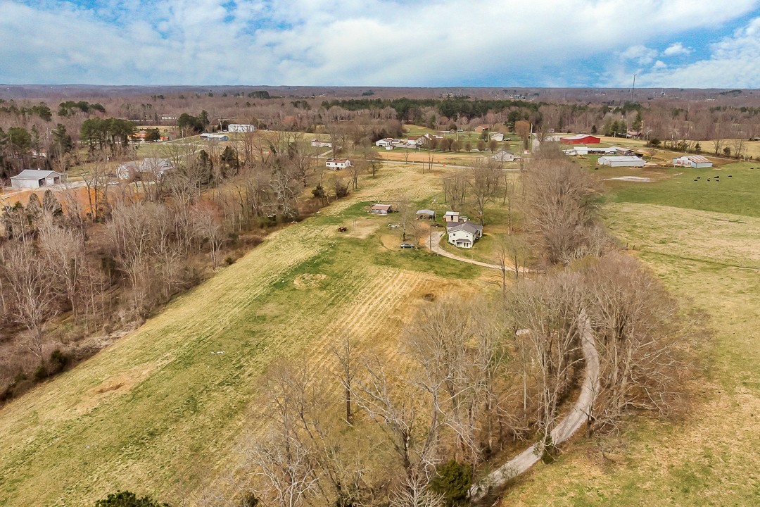 2585 Pow Road Baxter, TN 38544 - Photo 6 of 83