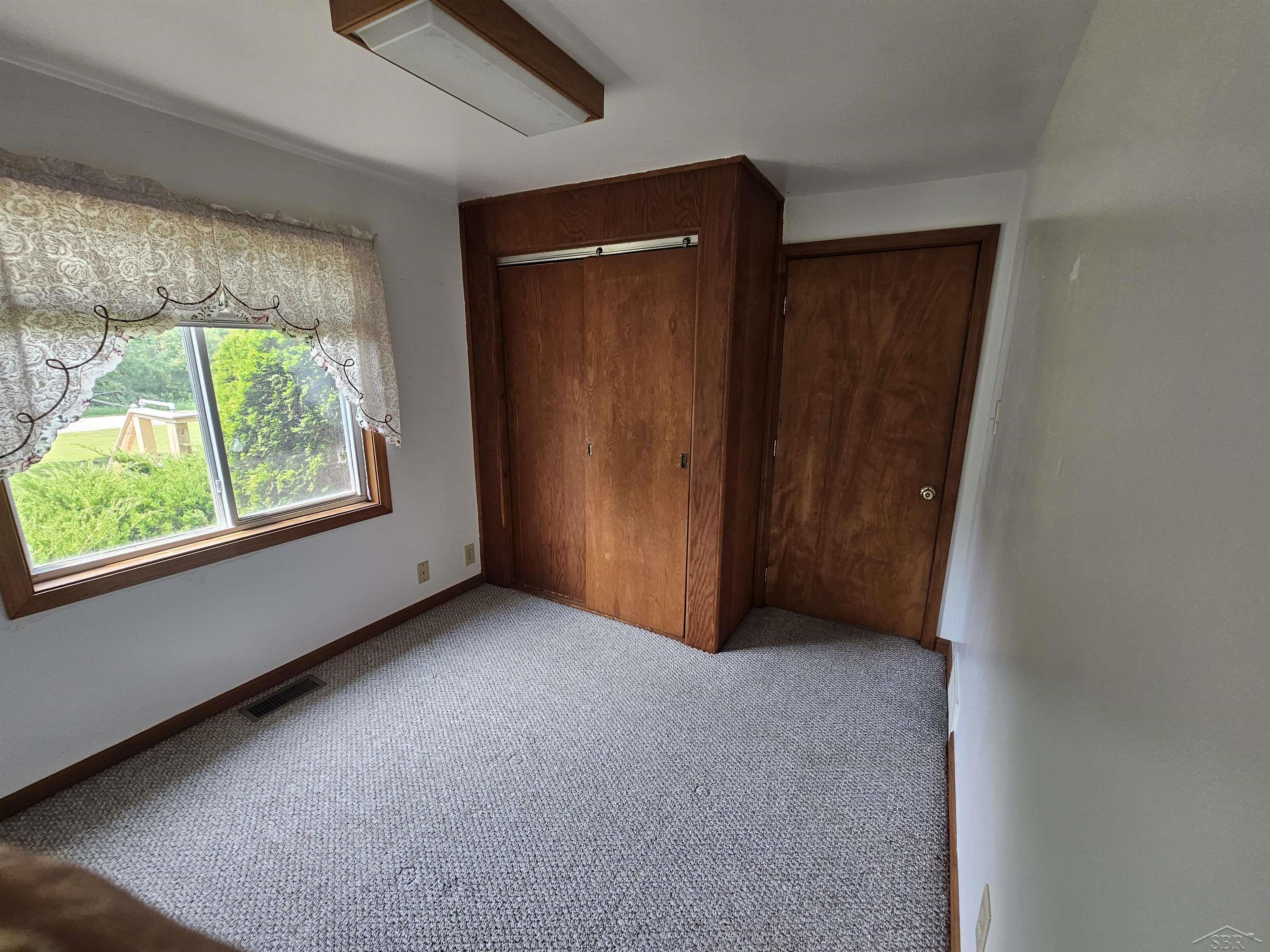 357 East Townline Road Pinconning, MI 48650 - Photo 11 of 36 50111229-10.JPG