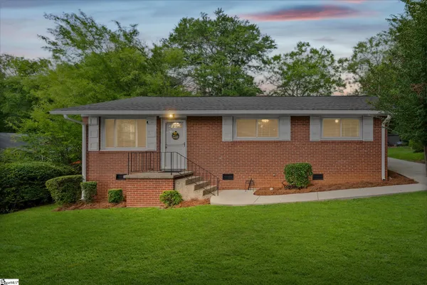 $345,000 | 17 Eisenhower Drive, Greenville, SC 29607