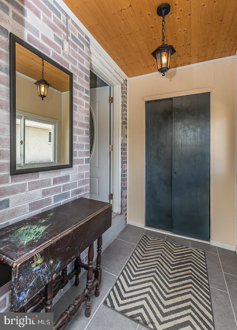 509 Mill Road Havertown, PA 19083 - Photo 4 of 45