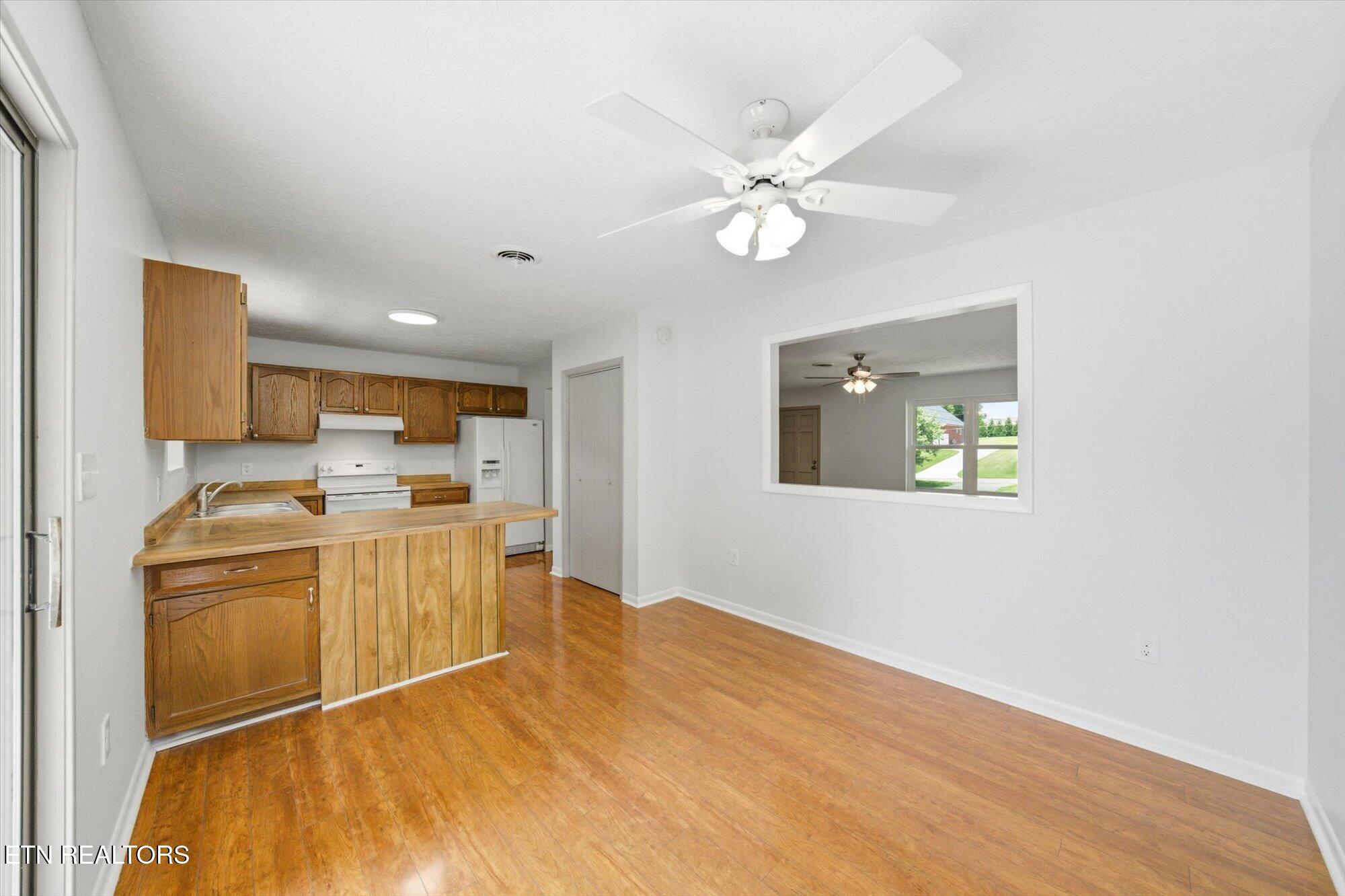 409 Windrush Circle Sevierville, TN 37862 - Photo 12 of 32 12-409-Windrush-Cir-Sevierville-TN-12