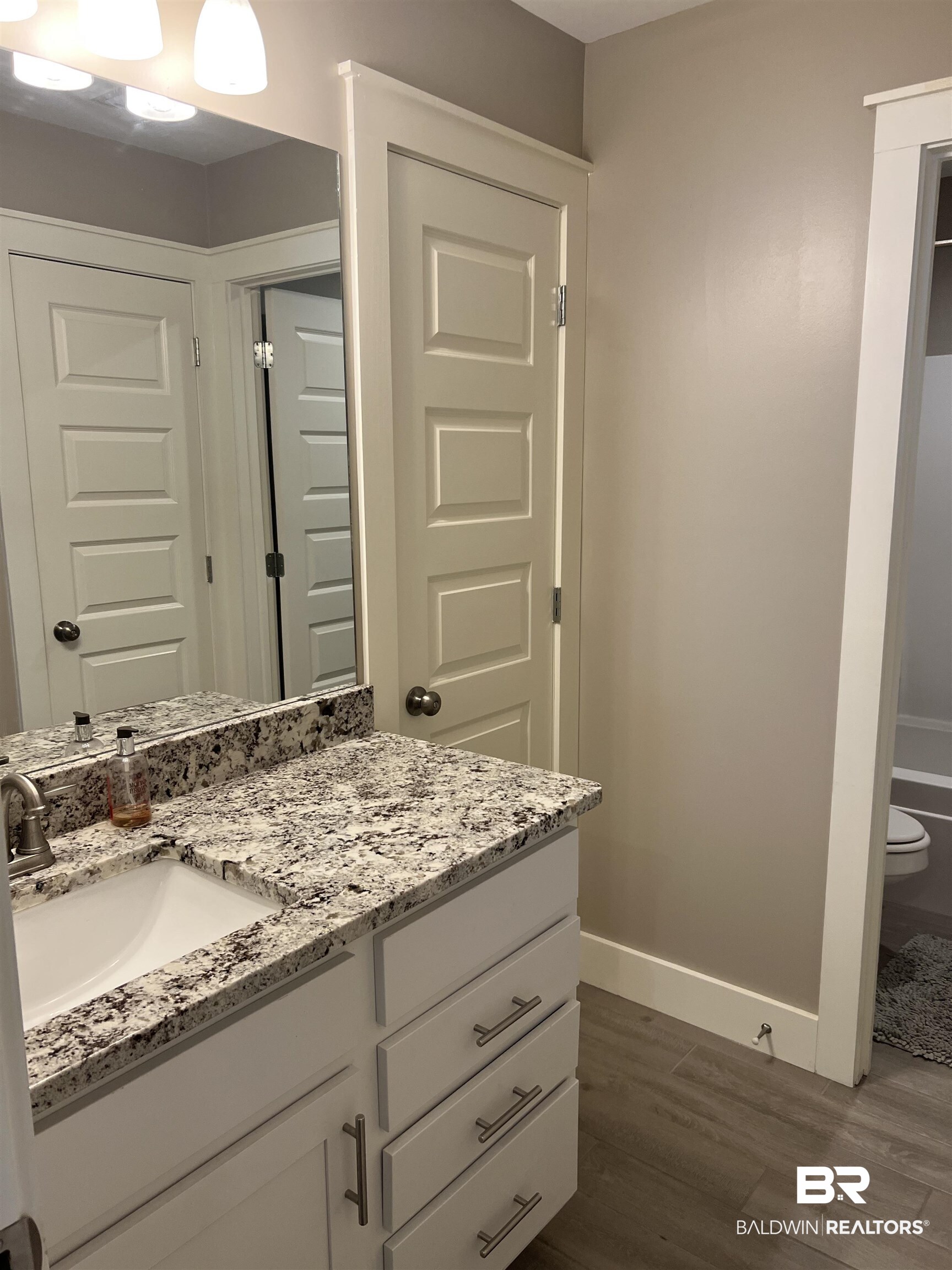 24093 Veranda Circle Elberta, AL 36530 - Photo 22 of 29 2nd Bathroom