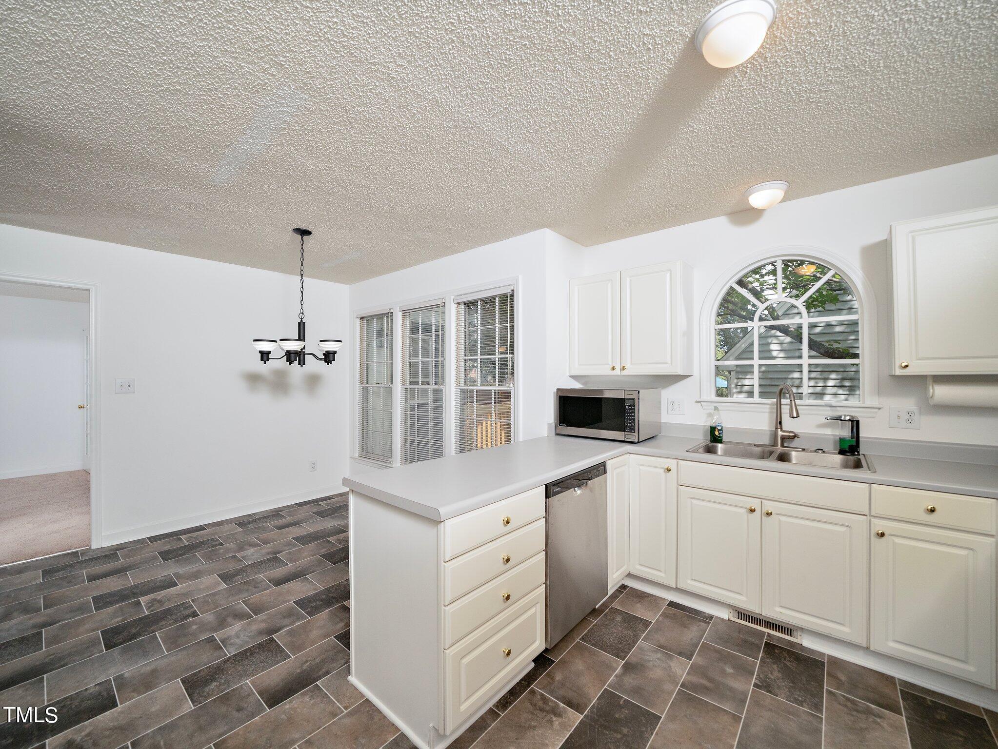 4621 Easthampton Drive Raleigh, NC 27604 - Photo 9 of 27 12-web-or-mls-4621 Easthampton-8 copy