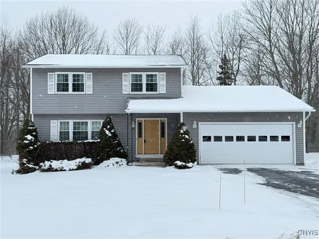 $275,000 | 35 Nestle Drive, Minetto, NY 13126