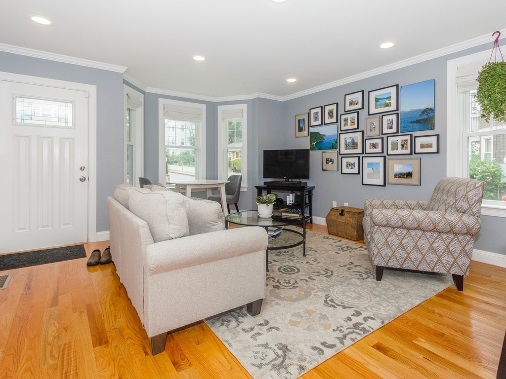 40 Catherine Street, Unit 1 Boston, MA 02131 - Photo 2 of 25
